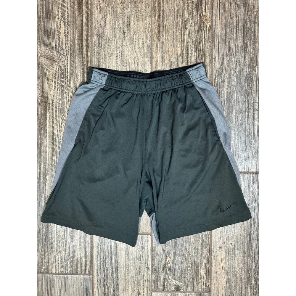 Nike Dri-FIT Men's Medium Gray & Black Athletic training Shorts Activewear